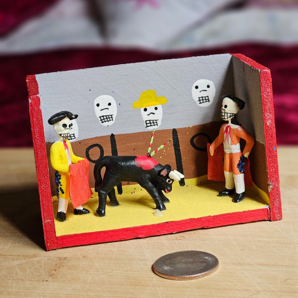 VINTAGE OAXACAN BULLFIGHT DIORAMA SCULPTURE clay wood and wire..old!